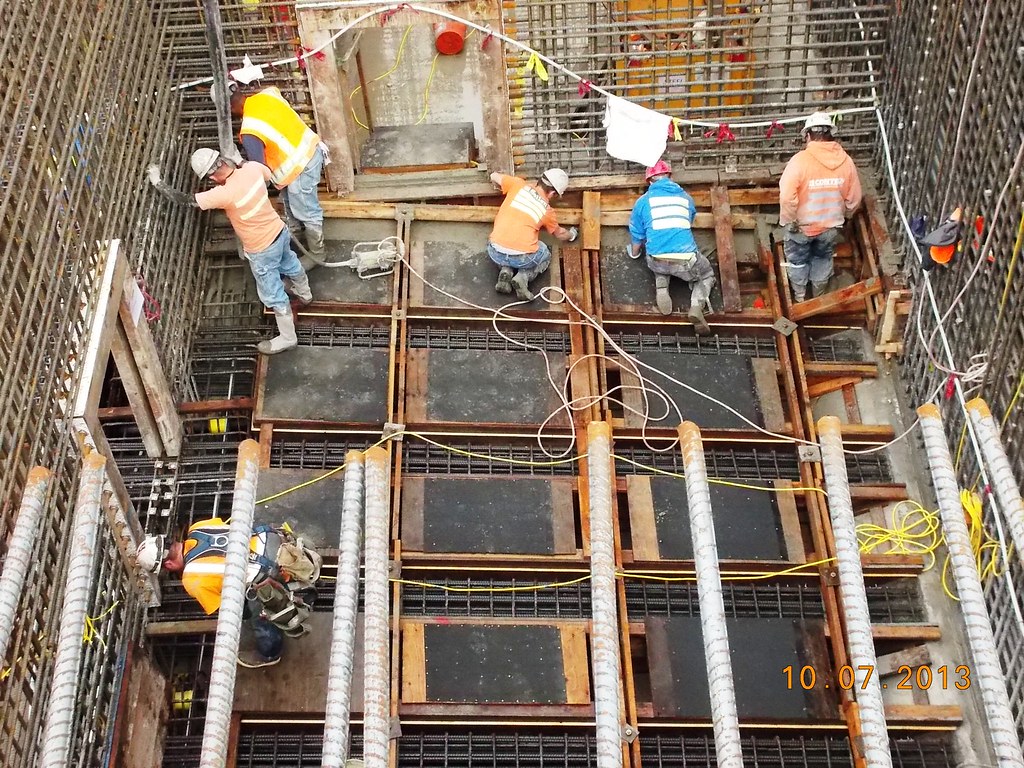 Oct. 7, 2013 – Supplemental pontoon bottom/keel slab construction