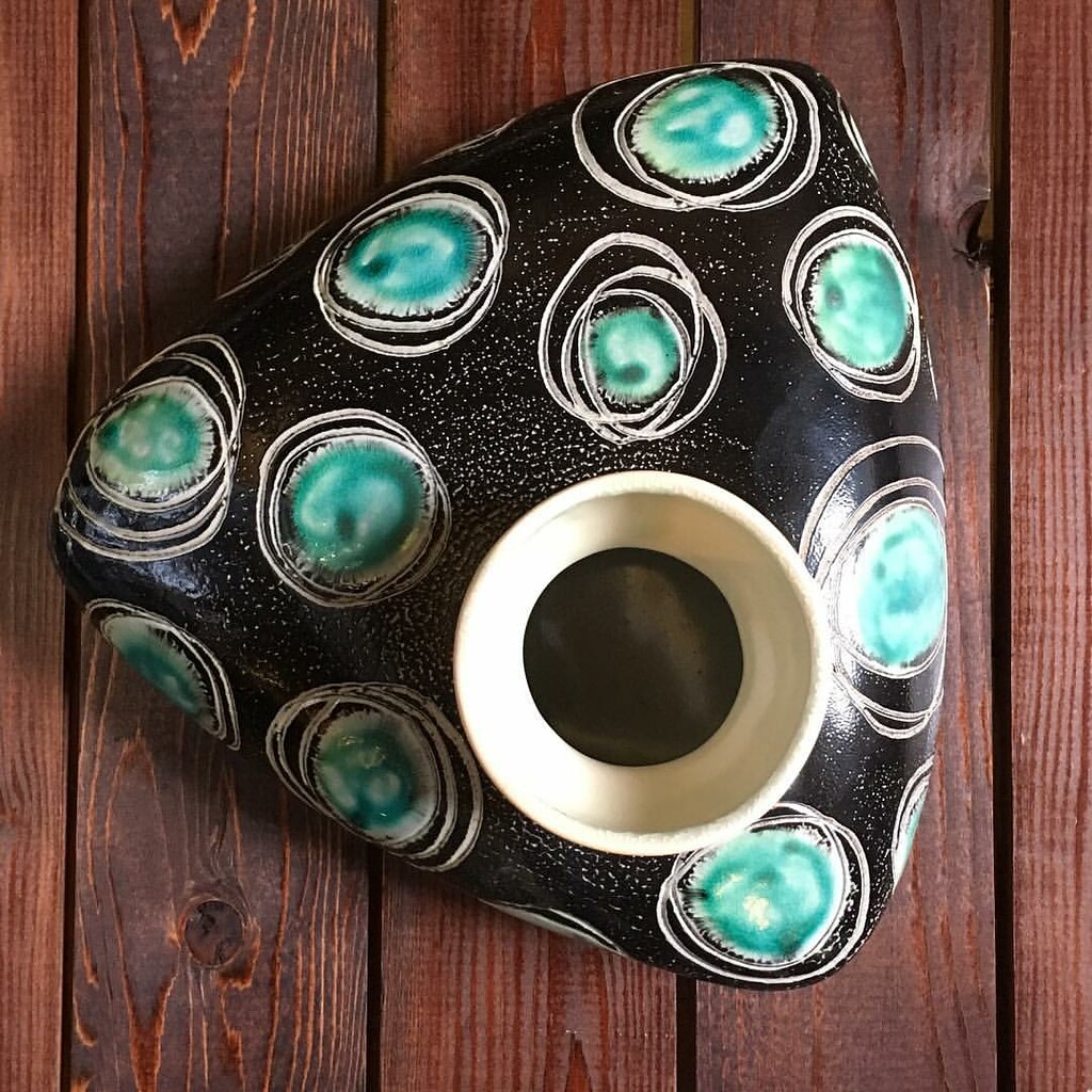 I need to pick up some floral 'frog' pin holders for my new ikebana styled vases. 🌷🌻 _____________________________________ #ceramics #pottery #ceramicscapes #sodafired #ikebana #vase #ceramicart #flowervase #potteryvase #blackandturquoise