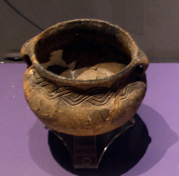 Ft Ancient Pottery HRoe 2005